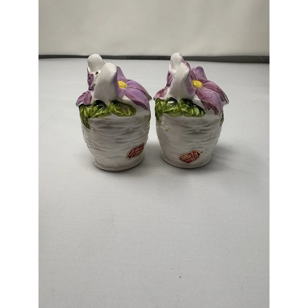 Vintage Lefton China Salt/Pepper Shaker #4474  Purple & Yellow Flower Japan